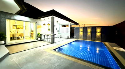 บ้านเดี่ยว ชลบุรี : HEPH201 - ขายบ้านวิลล่า 4 ห้องนอน พัทยาฮิล 2