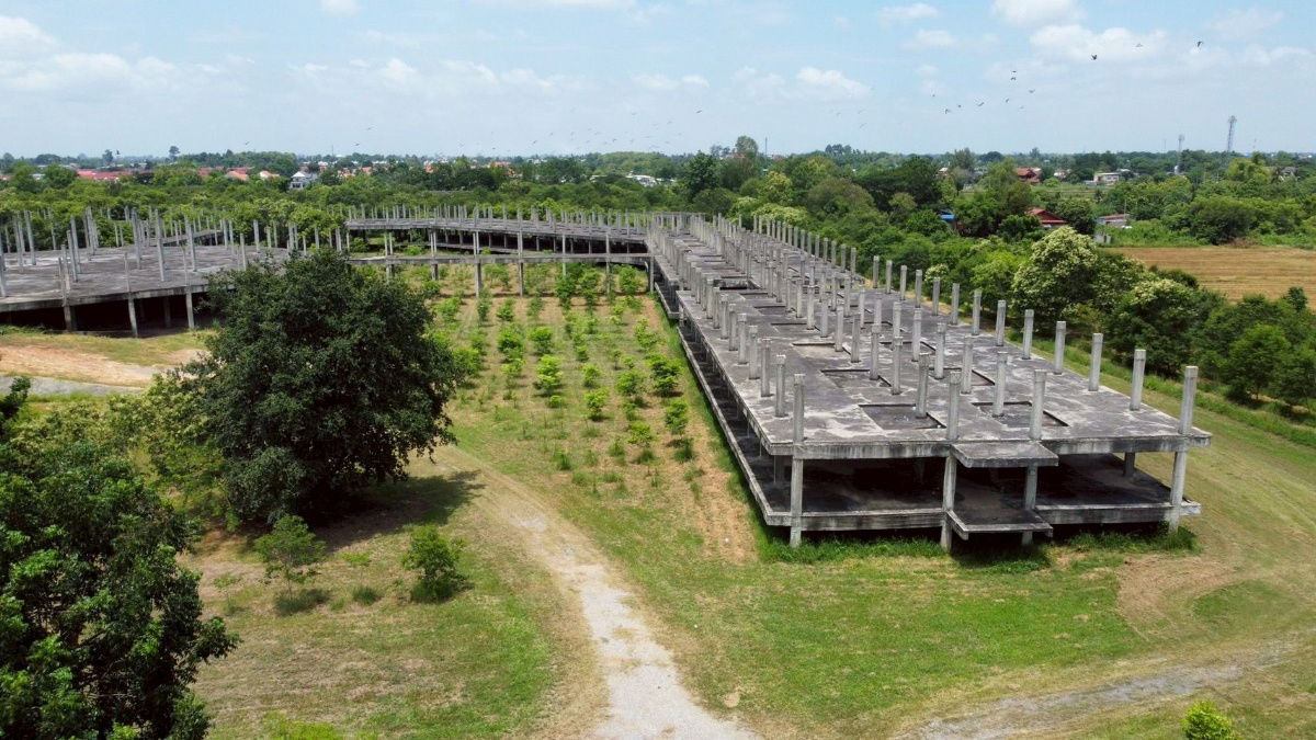 รูป ขายที่ดิน 57 ไร่ ติดถนนเลี่ยงเมืองพิษณุโลก ใกล้สนามบิน ถมสูง 3 เมตร ราคา 150 ล้านบาท - รูปที่ 4/5