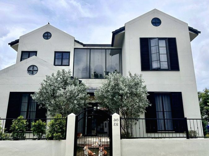  2-story detached house + 1 connected small house for rent, Mae Rim area,