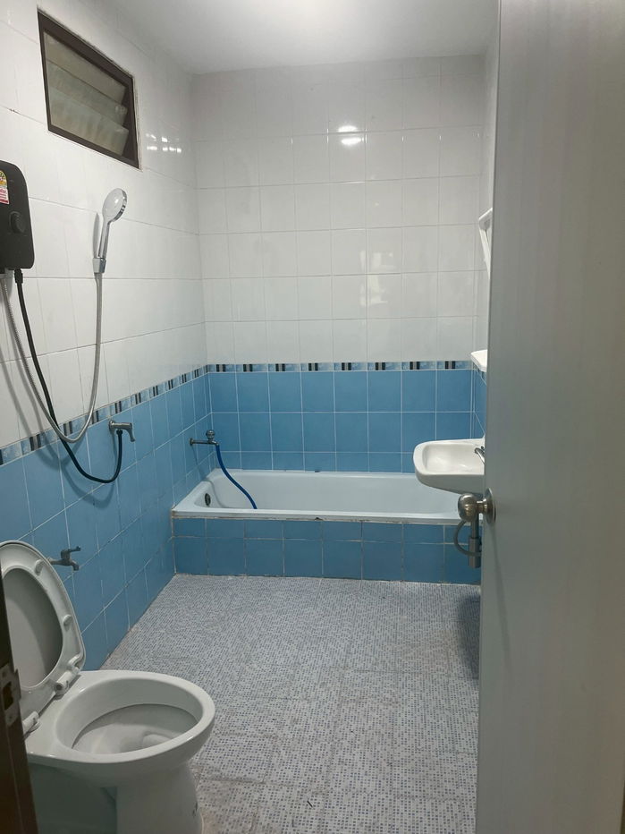 picture Townhouse for rent near BTS Phra Khanong (SPSAD3614) - 8/8