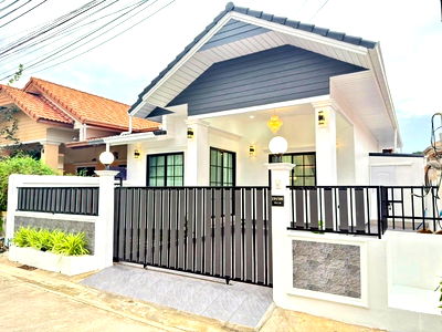 บ้านเดี่ยว ชลบุรี : ขายบ้านพัทยา ตกแต่งเฟอร์นิเจอร์พร้อมอยู๋ แถวซอยบุญสัมพันธ์ 11