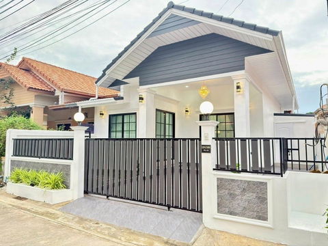 House for Sell in Pattaya - Fully Furnished Move in Ready! Located in Soi Boonsampan 11