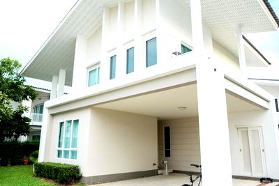 Houses for rent วิทยาลัยเทคนิคมีนบุรี : P48 2-storey detached house for rent, Habitia Motif Village, Panya Intra, Panya Intra Road, Khlong Sam Wa