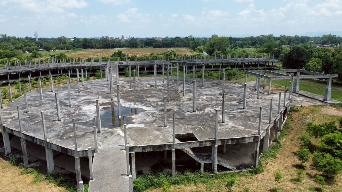 รูป ขายที่ดิน 57 ไร่ ติดถนนเลี่ยงเมืองพิษณุโลก ใกล้สนามบิน ถมสูง 3 เมตร ราคา 150 ล้านบาท - รูปที่ 2/5