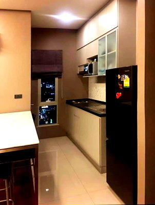 ขายคอนโด : 🔥2นอน ห้องกว้าง มีอ่างอาบน้ำ เฟอร์จัดเต็ม ชั้นสูงสุด30+ วิวดีมาก ลงทุนหรืออยู่เองก็สุดคุ้ม บนทำเลดีใกล้ MRTเพชรบุรี @ Thru Thonglor 