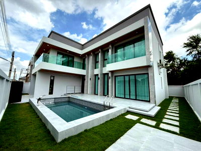 บ้านเดี่ยว ชลบุรี : ขายบ้านพูลวิลล่าซอยสยาม-พัทยา 5 ห้องนอน 5 ห้องน้ำ