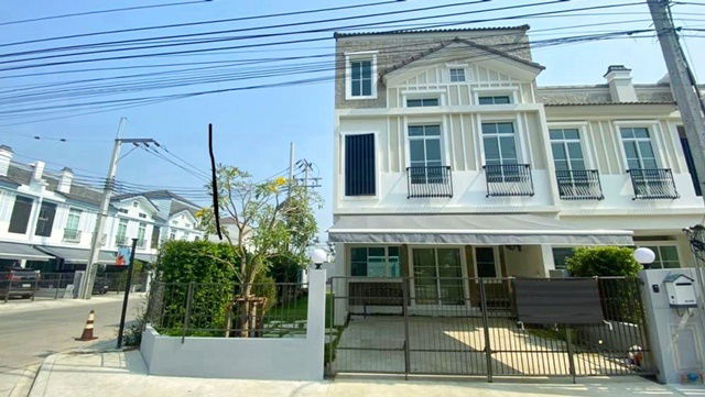 รูป อินดี้ 2 บางนา รามคำแหง2 รร.นานาชาติคอนคอร์เดียน 2.9 กม.ให้เช่าทาวน์โฮมหรู 3 ชั้นหลังมุมใต้หลังคาสวยงาม พร้อมสวนด้านข้างกว้างขวาง - รูปที่ 1/8