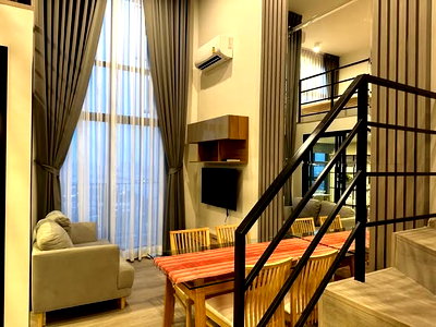 Condos for rent Chaloem Phrakiat Rama 9 : Ideo Charan 70 Riverview【𝐒𝐄𝐋𝐋 & 𝐑𝐄𝐍𝐓】🔥Warm-toned room decorated with soft wooden furniture.🔥 Contact Line ID: @hacondo
