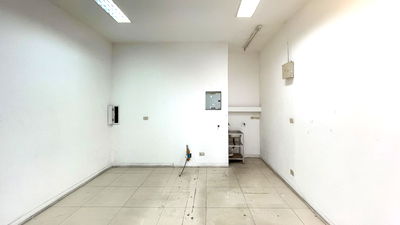 เช่าสำนักงาน สถาบันเทคโนโลยีพระจอมเกล้าเจ้าคุณทหารลาดกระบัง : สำนักงานให้เช่า ที่ ไอเพลส ลาดกระบัง ติดนิคมฯลาดกระบัง ขนาด 28 ตร.ม. ราคา 31,112 บาทต่อเดือน มีที่จอดรถ