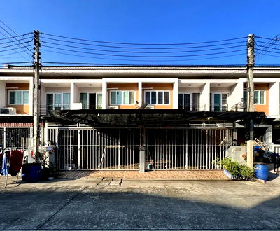 ทาวน์โฮม ธัญบุรี ปทุมธานี : ทาวน์โฮม2หลังติดกันพร้อมเฟอร์นิเจอร์ ราคาต่อรองได้ ซื่อตรง โคซี่ รังสิต คลอง6 เฟส2