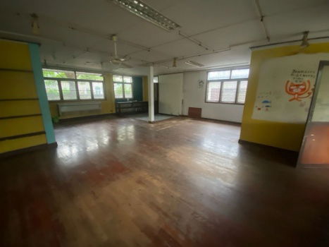 รูป ให้ เช่าที่ดินพร้อมบ้านเดี่ยว ใจกลางสุขุมวิท ซอย 49-8 ทำเลหายาก ใกล้โรงพยาบาลสมิติเวช เพียง 350 เมตร 154 ตรว 2 ขั้น - รูปที่ 7/12