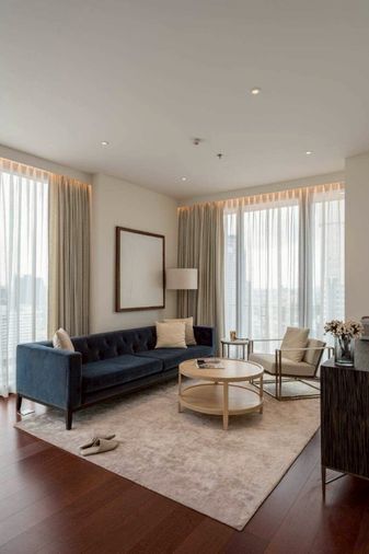 Khun by yoo sansiri โครงการใจกลางเมืองทอหล่อง ตึกใหม่ เดินทางง่าย ทะลุได้หลายทาง สนใจนัดชมด่วนโทรได้เลยครับ