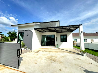 บ้านเดี่ยว สารภี เชียงใหม่ : ขายบ้านเดี่ยวชั้นเดียว   3 ห้องนอน  2 ห้องน้ำ  1 ห้องครัว  2 ที่จอดรถ