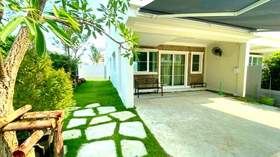 Townhouses for rent วิทยาลัยดุสิตธานี : Chaloem Phrakiat Rama 9 Road. Indy 2 Bangna Ramkhamhaeng 2 Concordian International School 2.9 km. L