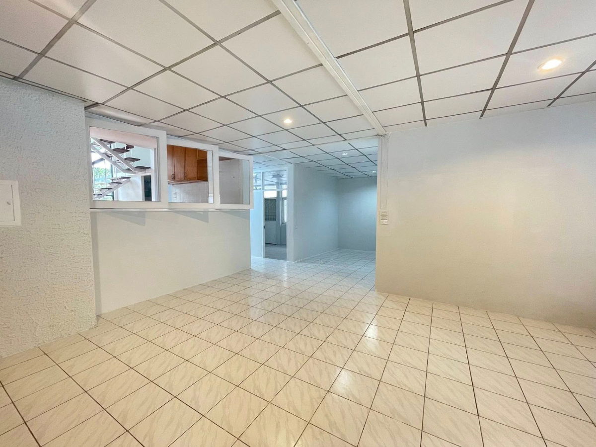 picture For Rent Large detached house Near MRT Ratchada with 6 bedrooms 4 bathrooms 6-10 parking - 7/18