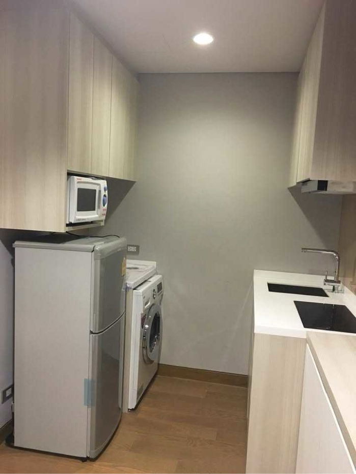 รูป The Lumpini 24 1B1B ชั้น 9 ขนาด 32 ตร.ม เช่า 24,900 บาท / เดือน เฟอร์และเครื่องใช้ไฟฟ้าครบ - รูปที่ 6/9