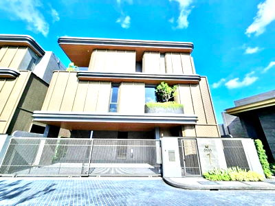 เช่าบ้านเดี่ยว วิทยาลัยรัชต์ภาคย์เทคโนโลยีและการจัดการ : ให้เช่าบ้านเดี่ยว บูก้าน พระราม 9-เหม่งจ๋าย (BuGaan Rama 9-Meng Jai) อยู่ซอยสหการประมูล แขวงวังทองหลาง