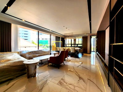 เช่ากิจการ สุขุมวิท ตอนกลาง : Gorgeous 3 Bedroom Luxury Apartment in Phrom Phong Area - BR20938AP