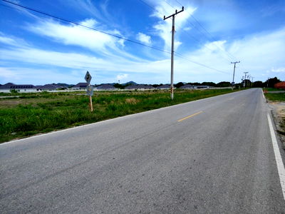 ที่ดิน หัวหิน ประจวบคีรีขันธ์ : ขายที่ดินหัวหิน 1-0-30 ไร่  ที่ดินแปลงสวยเหมาะสำหรับสร้างบ้าน ใกล้สนามกอล์ฟแบล็คเมาน์เทน