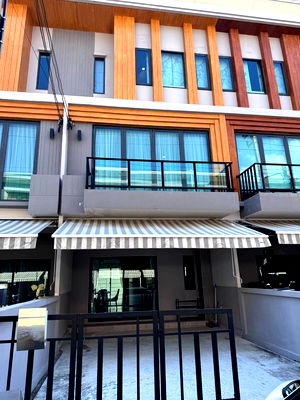 Townhouses for rent ม.นานาชาติแสตมฟอร์ด : Townhouse for rent at Eigen Phatthanakan (SPSAD3615)