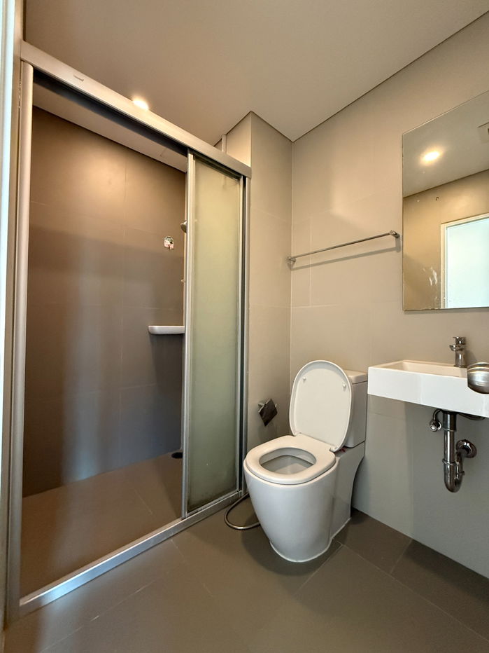 รูป 🔥ราคานี้คุ้มมาก ทำเลเมือง เดินทางง่าย🔥ลุมพินี เพลส รัชดา - สาธุ / 1 ห้องนอน LC044 - รูปที่ 6/9