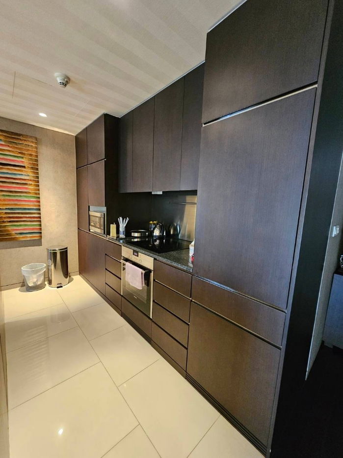 รูป 🌟 💢 ให้เช่าคอนโดหรู พร้อมอยู่ 💥💰 ราคาเช่า: 120,000 บาท/เดือน🚇 BTS ราชดำริ✨ รหัสทรัพย์: RS3524 - รูปที่ 5/17