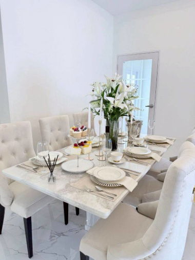 รูป ขายบ้านเดี่ยวชั้นเดียว สไตส์ English Cottage ฝ้าเพดานโปร่งโล่ง - รูปที่ 3/9