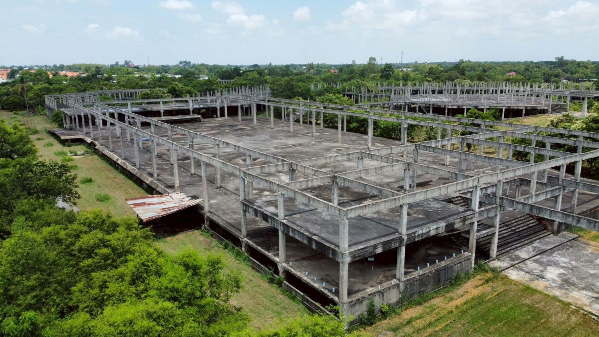 รูป ขายที่ดิน 57 ไร่ ติดถนนเลี่ยงเมืองพิษณุโลก ใกล้สนามบิน ถมสูง 3 เมตร ราคา 150 ล้านบาท - รูปที่ 3/5