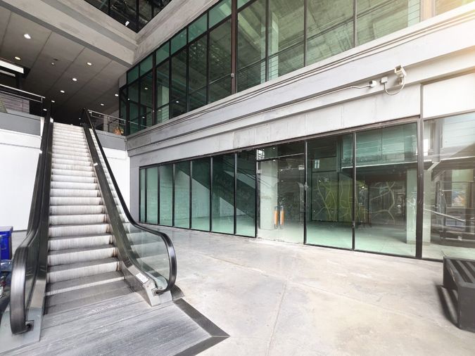 พื้นที่ค้าปลีกให้เช่า ที่ ไอเพลส ลาดกระบัง ติดนิคมฯลาดกระบัง ขนาด 113.4 ตร.ม. ราคา 169,199  บาทต่อเดือน มีที่จอดรถ