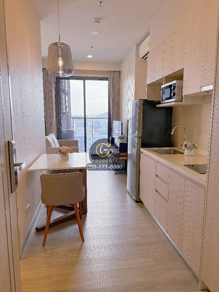 ✨For rent: Keen Center Condo Sriracha