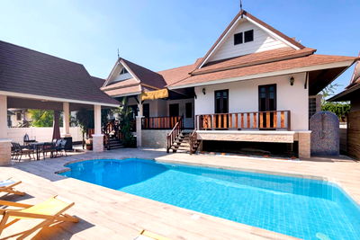 Houses for sale Chonburi : For Sell! Renovated Pool Villa in Pattaya (Soi Chayapruek 2) - Large Plot 400 Sq.m. | 3 Beds | Company Name | Only 6.2 MB!