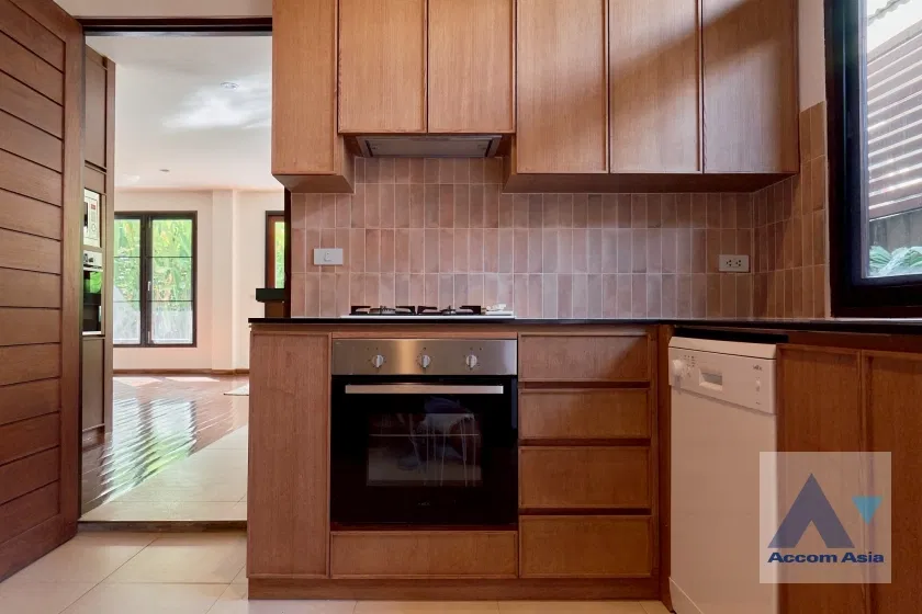 รูป 🔼🔽 AccomA 📩 Private Swimming Pool,Fully Furnished 4 BR House in Khlong Tan Nuea (96338) - รูปที่ 11/20