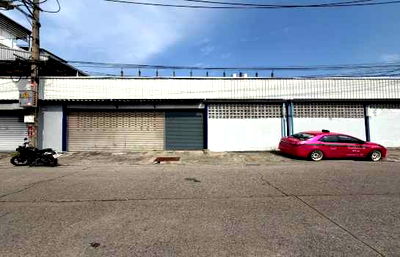 เช่าโรงงาน เขตบางขุนเทียน : ให้ เช่า โกดัง ซอยบางขุนเทียน 11 ใกล้ เซ็นทรัล พระราม 2 หลังมุม 550 ตรม  161 ตรว