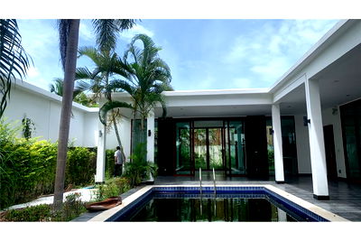 บ้านเดี่ยว หัวหิน ประจวบคีรีขันธ์ : [920071045-43] Hot!!ขายด่วนขาดทุน พูลวิลล่าหรูใจกลางหัวหิน3.3ล้าน