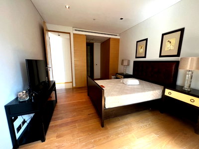 คอนโดให้เช่า : Saladaeng Residences【𝐒𝐄𝐋𝐋 & 𝐑𝐄𝐍𝐓】🔥ความหรูที่เรียบสุขุม เล่นโทนอบอุ่นแบบผู้ใหญ่ ตกแต่งเนี๊ยบทุกมุม สงบ หรู มีระดับ🔥 ติดต่อไลน์ไอดี: @hacondo