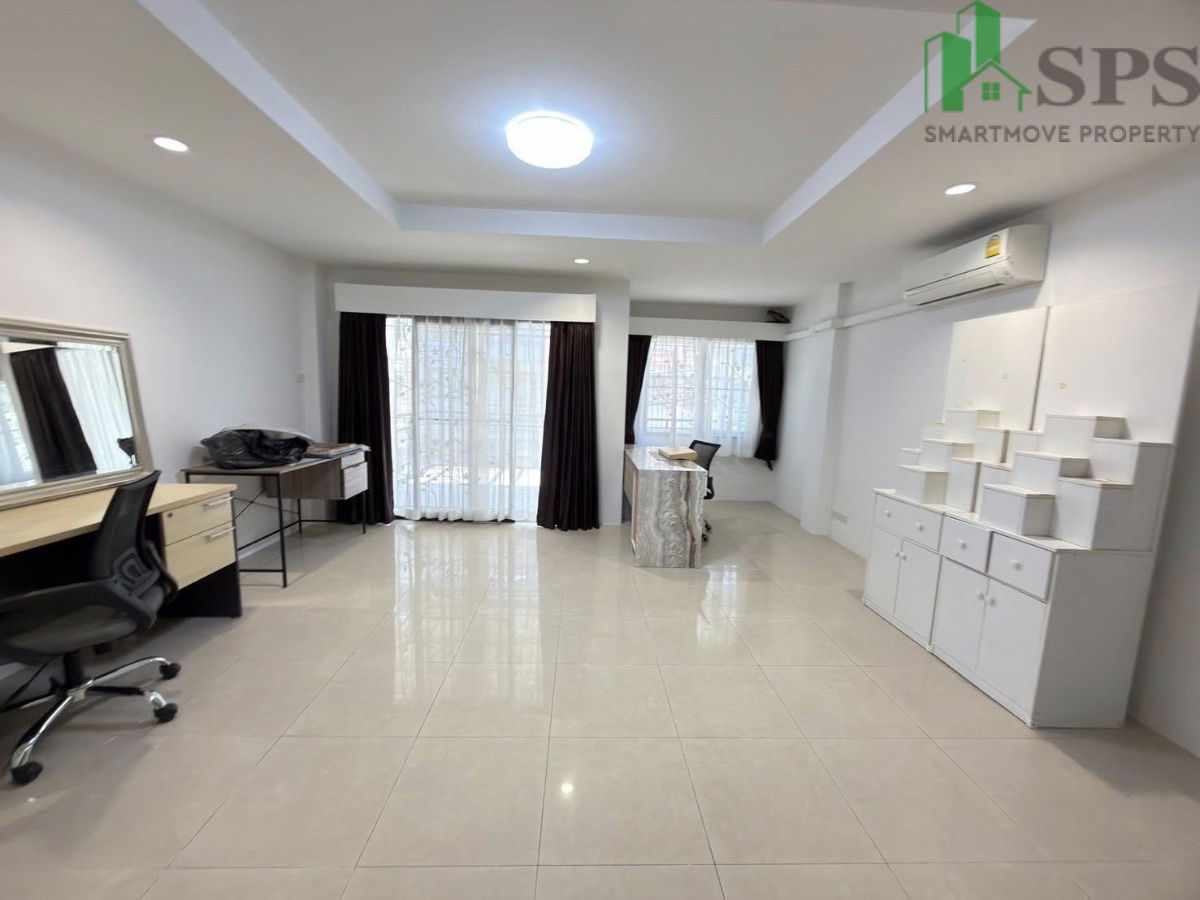 picture Townhouse for rent in Pattanakarn (SPSAD3618) - 10/22