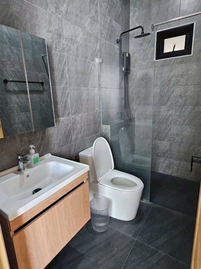 รูป ปล่อยเช่าพลูวิลล่าพร้อมเฟอร์ฯ พร้อมดาดฟ้าสำหรับปาร์ตี้ พลูวิลล่าขนาดใหญ่ ที่ดินกว้าง โซนหางดง ใกล้กาดฝรั่ง , โรงเรียนนานาชาติลานนา  - รูปที่ 30/30