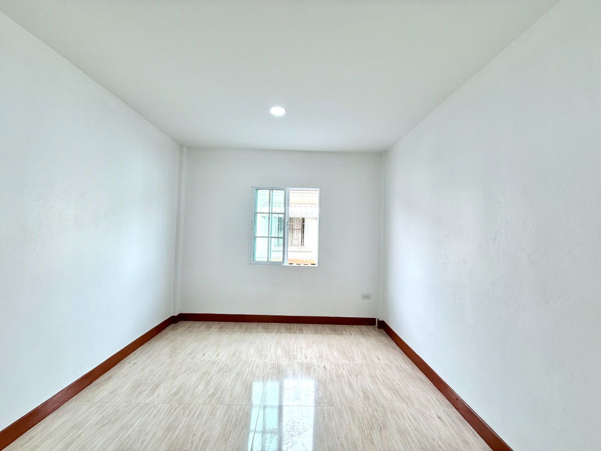 รูป ทาวน์เฮ้าส์ รีโนเวทใหม่ แต่งสวยพร้อมอยู่ มีเฟอร์ หมู่บ้าน เคซี.รามอินทรา5 ถนนพระยาสุเรนทร์40 คลองสามวา ใกล้ทางด่วนจตุโชติ - รูปที่ 19/23