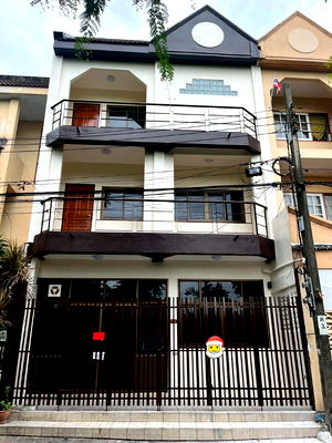 เช่าทาวน์โฮม BTS อ่อนนุช : 🏡ให้เช่าทาวน์เฮ้าส์กว้าง ทำเลดีมาก ใกล้ BTS พระโขนง–อ่อนนุช เดินไปรถไฟฟ้าได้จริง! 3 ห้องนอน 3 ห้องน้ำ พร้อมแอร์ ปั๊มน้ำ