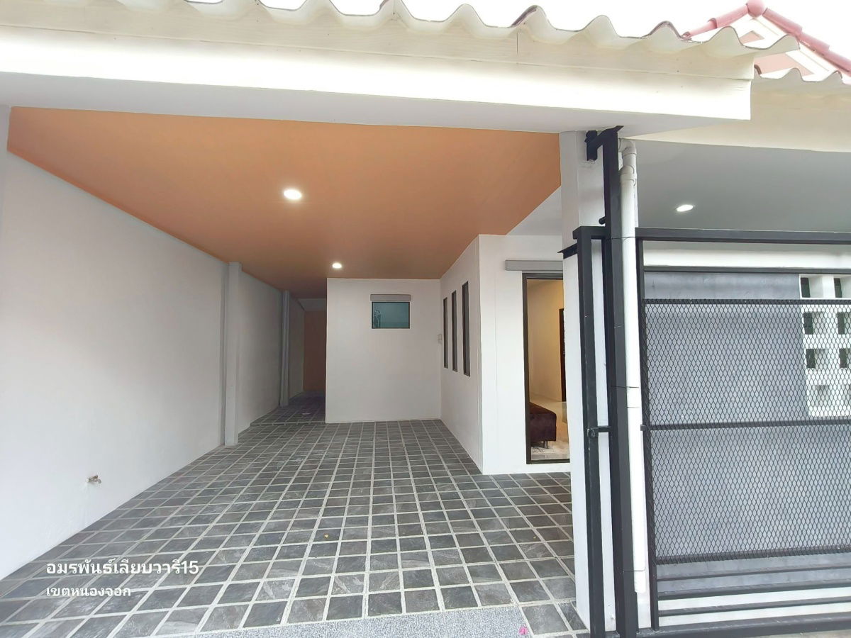 รูป บ้านเดี่ยวชั้นเดียว หนองจอก เลียบวารี ตกแต่งพร้อมเฟอร์ครบชุด หมู่บ้านอมรพันธ์ ถนนเลียบวารี นัดหมายเข้าชม 085-318-6868 โทร เลย - รูปที่ 3/19