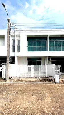 ทาวน์โฮม เทสโก้โลตัส บางพลี : ขายทาวน์เฮาส์ โครงการ เอเรน บางนา 2 ชั้น 2 ห้องนอน 3 ห้องน้ำ