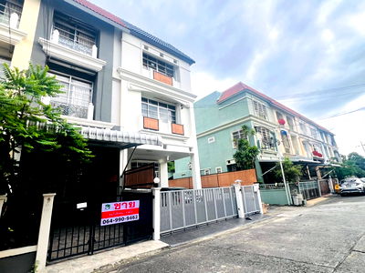 ขายทาวน์โฮม : ￼ ขายทาวน์โฮม 3 ชั้น  หมู่บ้านแกรนด์วิลล์ซอยอ่อนนุข 80 