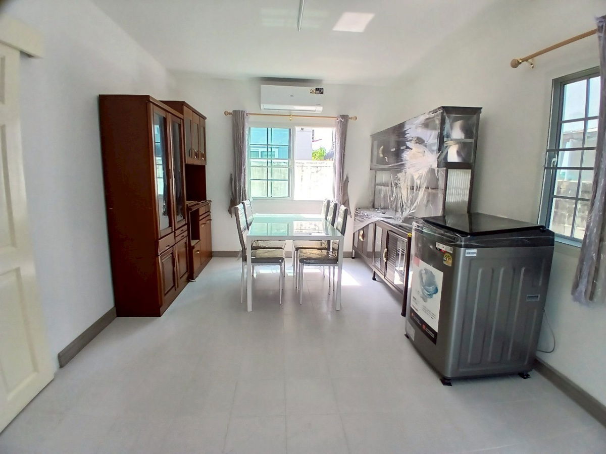 รูป ให้เช่าบ้านเดี่ยวใหม่ ถ.เฉลิมพระเกียรติ ร.9 ใกล้สวนหลวง โทร.099-998-3897 - รูปที่ 12/28