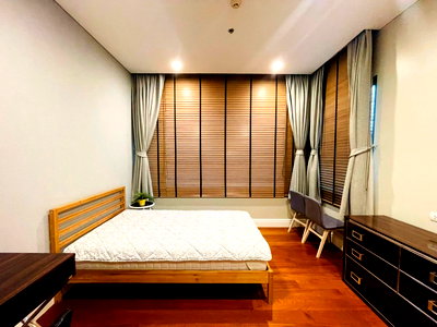 Condos for rent : Condo for rent:  Bright Sukhumvit 24, ready to move in. If interested, contact Line @goodmanpro or call 0999029192.