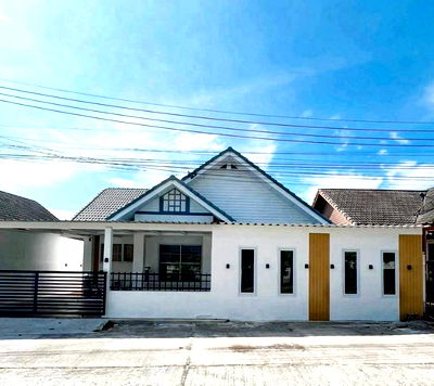 Houses for sale Chonburi : Renovated detached house for sale, Laddarom Sriracha, Chonburi project