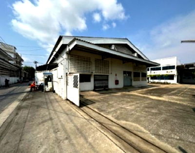 เช่าโรงงาน เขตบางนา : ให้เช่าโกดัง / โรงงาน อาคารสำนักงาน ซอยลาซาล 49 พื้นที่ดิน 6 ไร่ กับ 327 ตารางวา / พื้นที่อาคาร+โกดัง 7,700 ตารางเมตร รถเทรลเลอร์เข้าออกได้ 