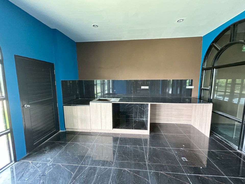 picture For Rent Building good Location, Suitable for Business such as Showroom, Office, Near Ruamchok- RW007205 - 11/31