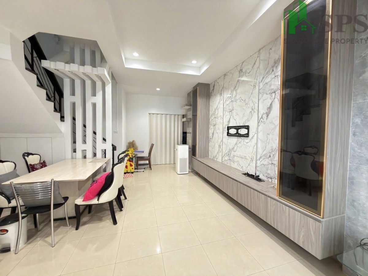 picture Townhouse for rent in Pattanakarn (SPSAD3618) - 4/22