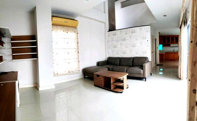 บ้านเดี่ยวให้เช่า : ให้เช่าบ้านเดี่ยว 2 ชั้นเนอวานา สาทร 3 ห้องนอน 3 ห้องน้ำ พื้นที่ใช้สอย 225 ตรม. เนื้อที่ 72.8 ตารางวา ติดถนนกัลปพฤกษ์