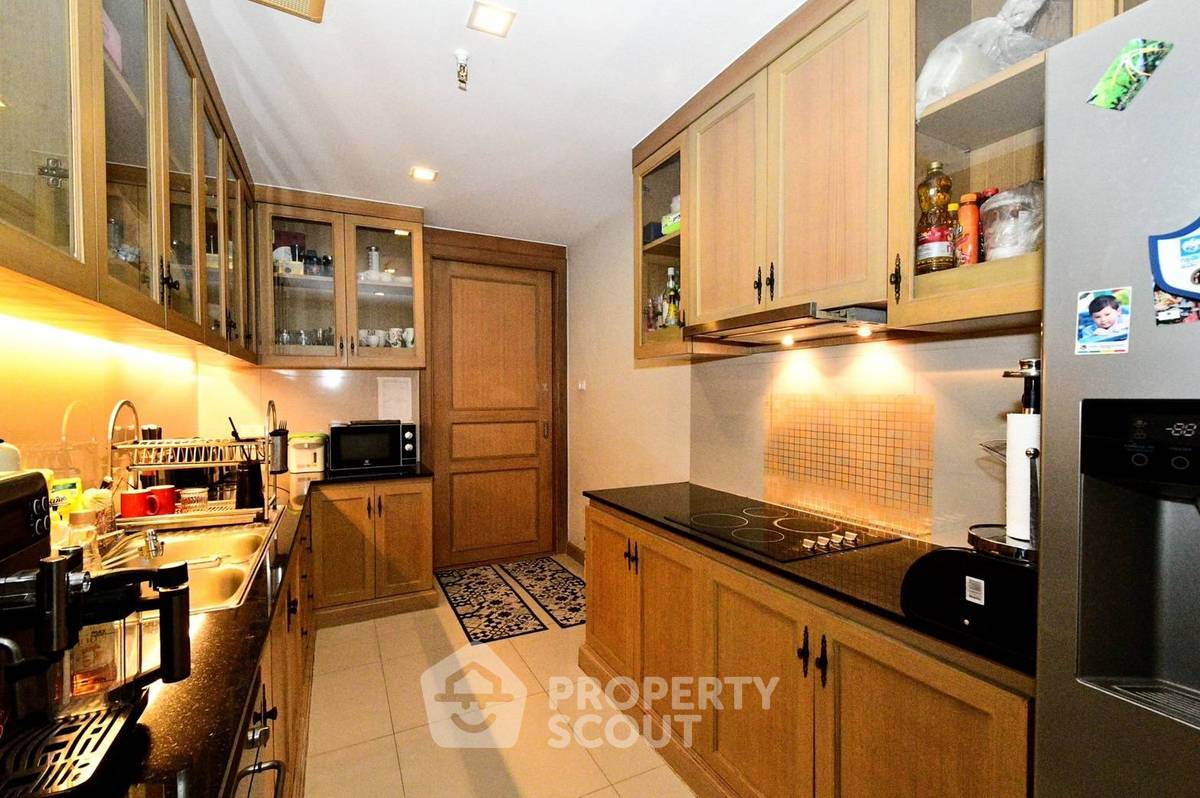 รูป คอนโด 3-ห้องนอน ที่ สาธร การ์เด้นส์ ใกล้ MRT สีลม (ID 2440910) - รูปที่ 11/16